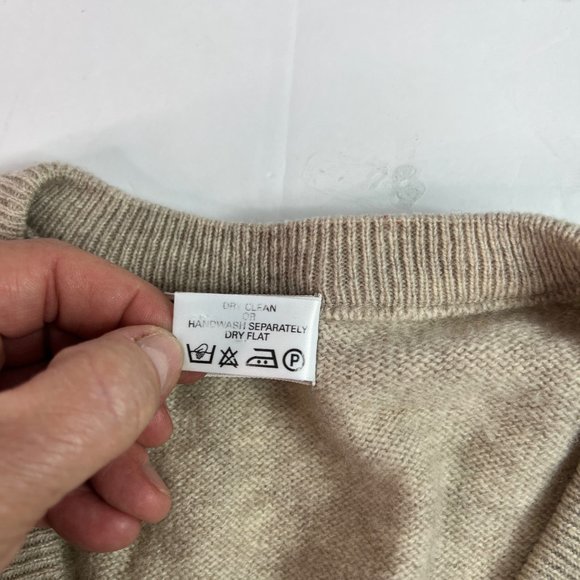 VTG L.L. Bean 100% Lambswool V-Neck Sweater size Medium Beige Made in Scotland - Picture 4 of 13